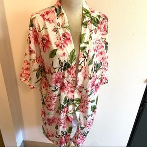 Show me your mumu robe / kimono style pink floral one size fits most